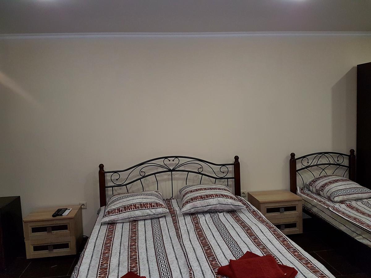 Guest House Black Sea Піцунда Екстер'єр фото
