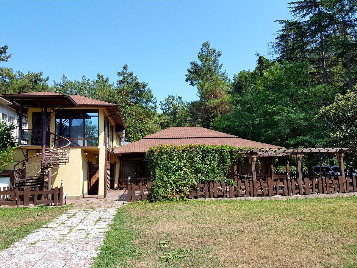 Guest House Black Sea Піцунда Екстер'єр фото