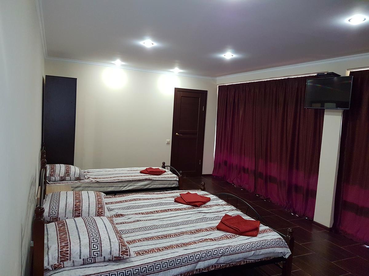 Guest House Black Sea Піцунда Екстер'єр фото