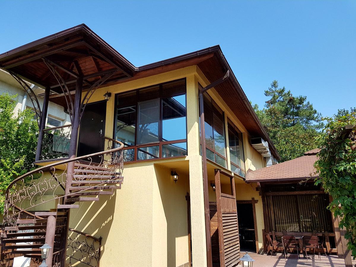 Guest House Black Sea Піцунда Екстер'єр фото
